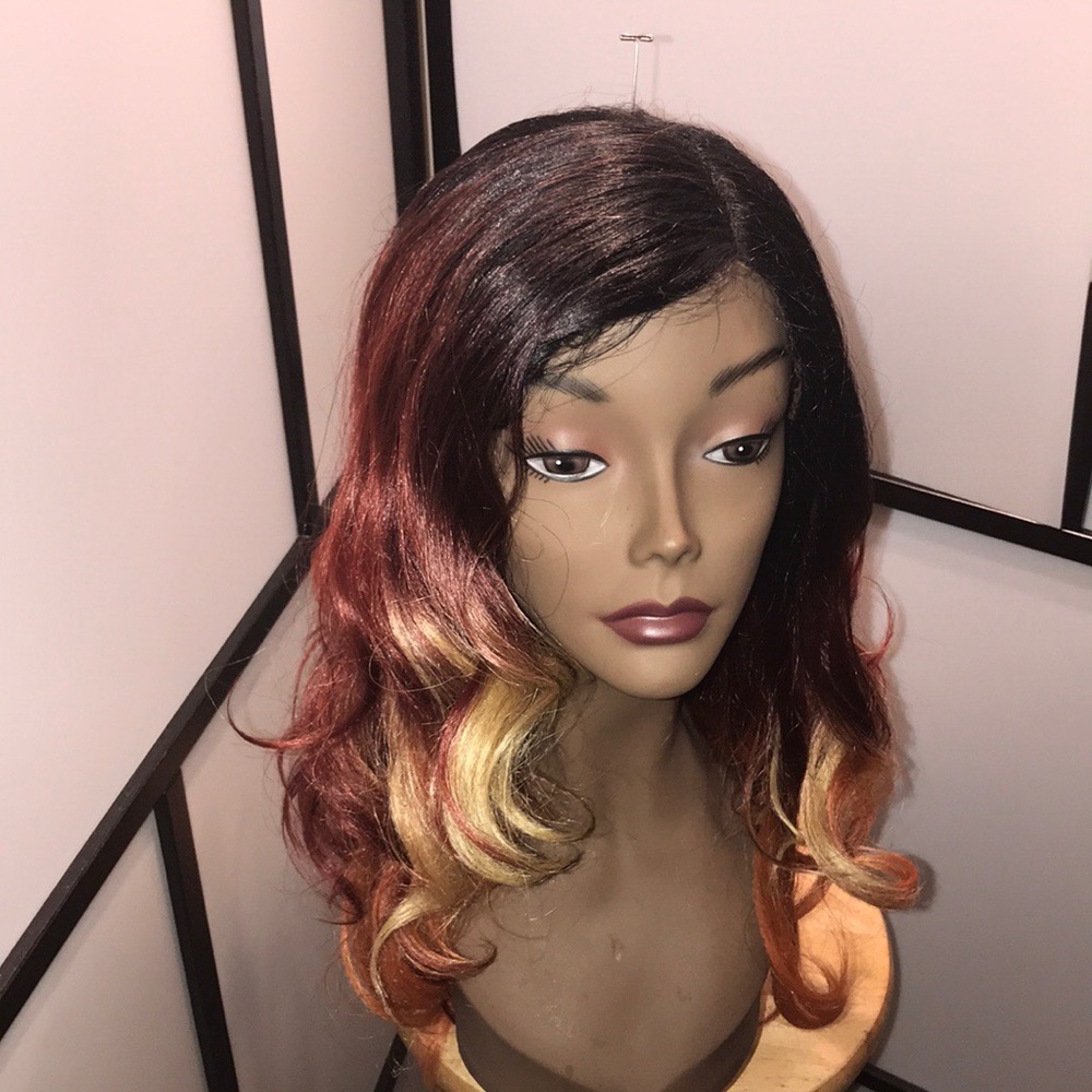 Synthetic wig it can curl with heat up to 340